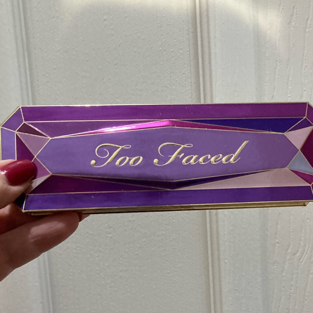 Too Faced Limited Edition Eyeshadow Palette - Picture 2 of 3